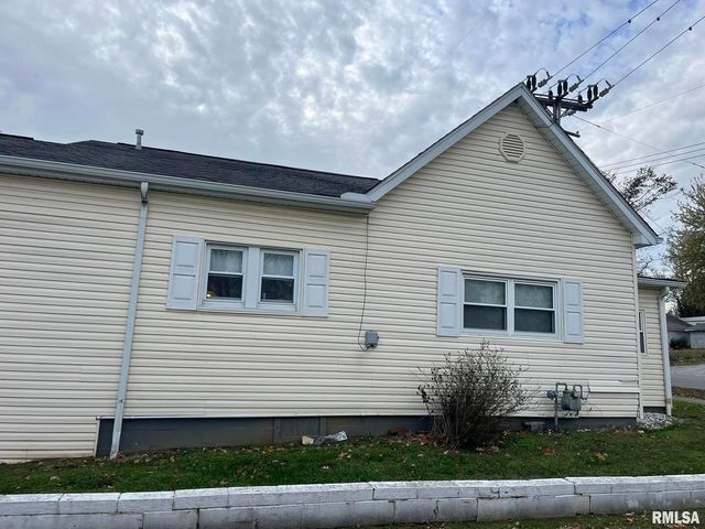 517 W Barnett Street, Harrisburg, IL 62946