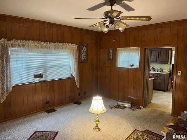 517 W Barnett Street, Harrisburg, IL 62946