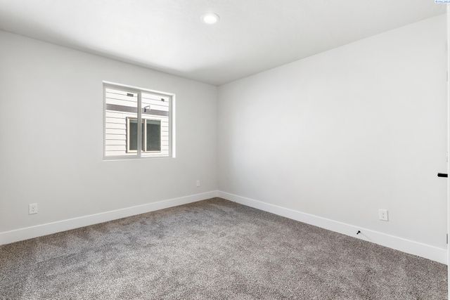 7581 Grapevine Ct, West Richland, WA 99353