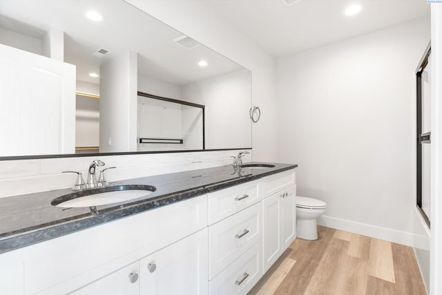 7581 Grapevine Ct, West Richland, WA 99353