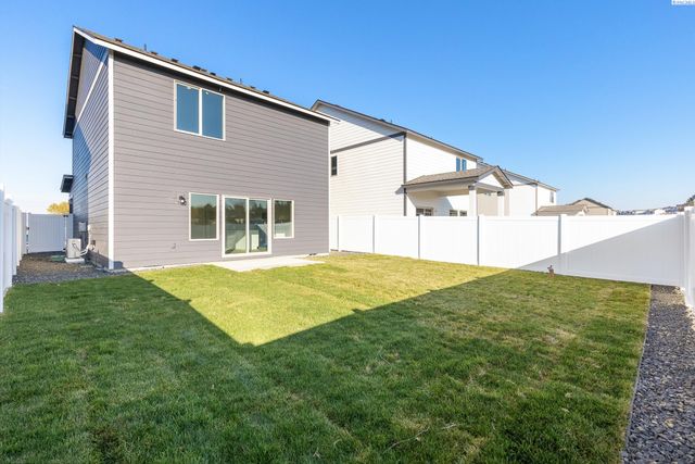 7581 Grapevine Ct, West Richland, WA 99353