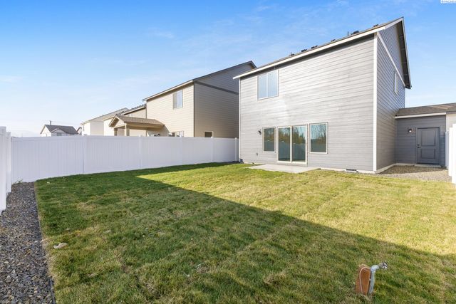 7581 Grapevine Ct, West Richland, WA 99353