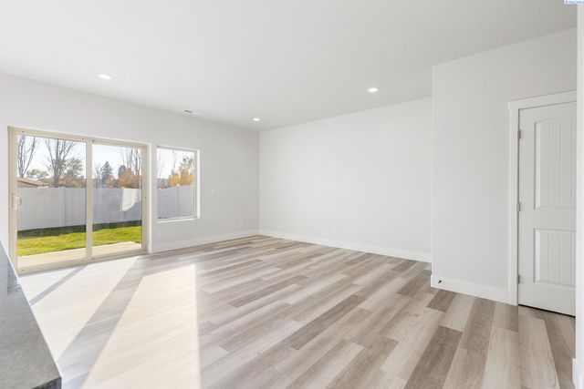 7581 Grapevine Ct, West Richland, WA 99353