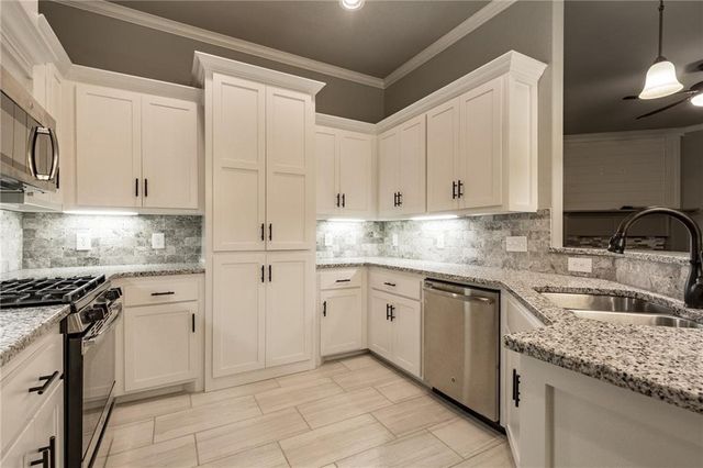 12036 SW 17th Street, Yukon, OK 73099
