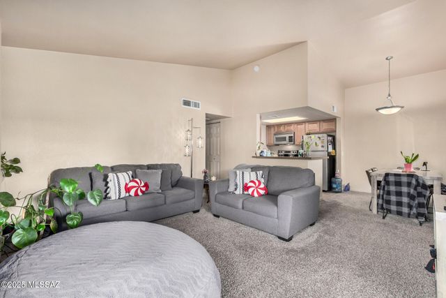 101 S Players Club Dr Apt 22201, Tucson, AZ 85745