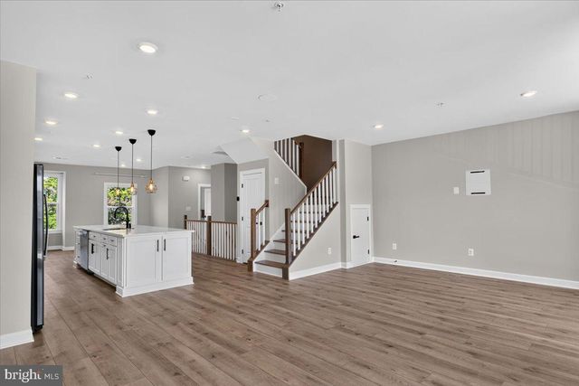 21847 EXPRESS TER, Ashburn, VA 20147