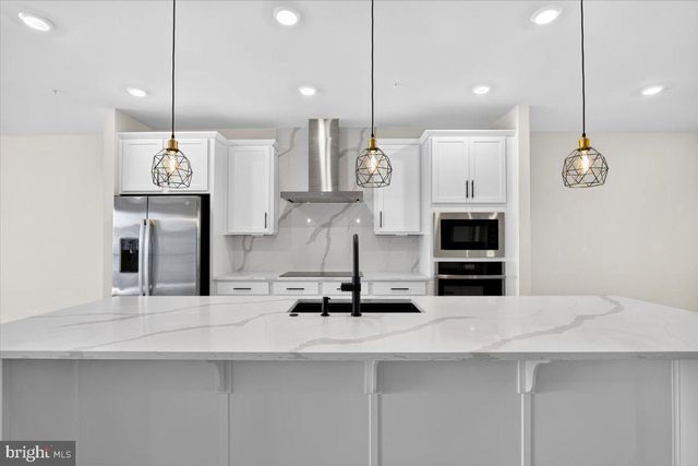 21847 EXPRESS TER, Ashburn, VA 20147