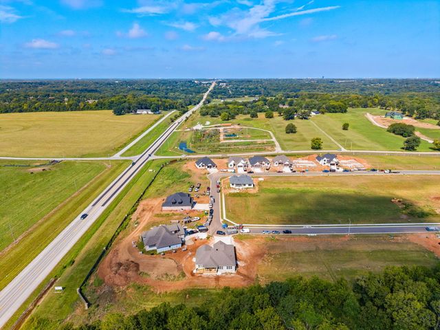 5282 E Golden Bell Lane, Springfield, MO 65809