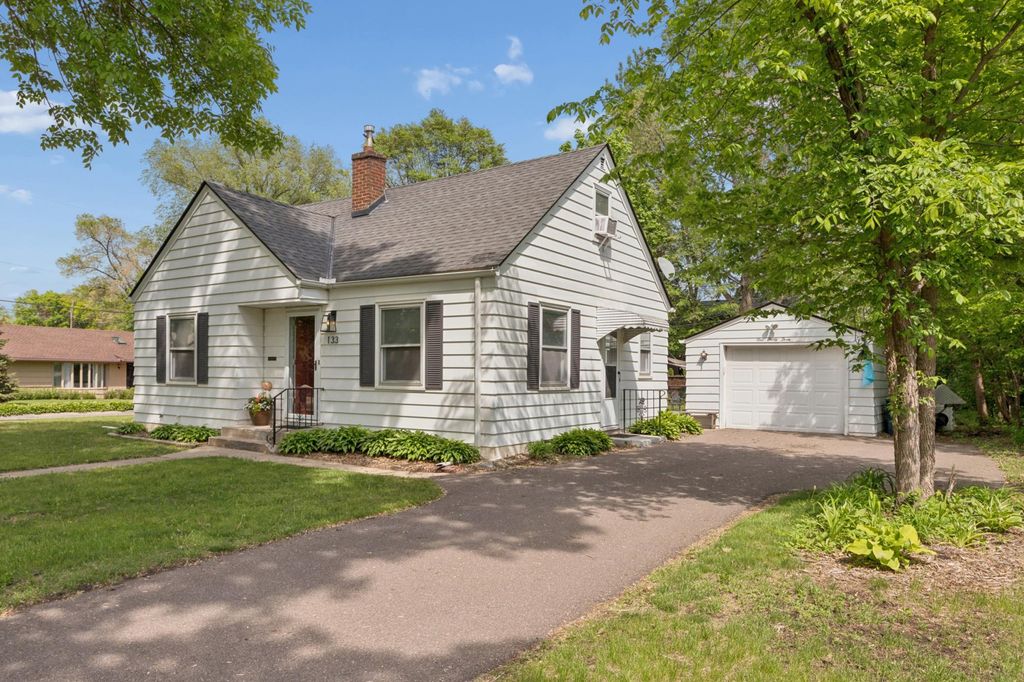 133 Ridgewood Drive, Hopkins, MN 55343 — exterior