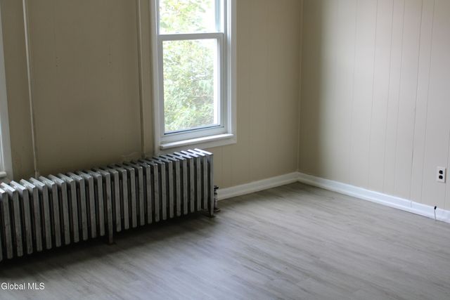 27 Trinity Place, Amsterdam, NY 12010