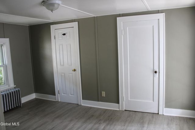 27 Trinity Place, Amsterdam, NY 12010