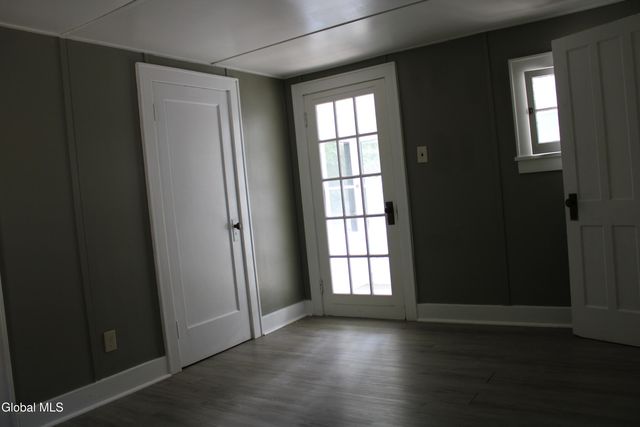 27 Trinity Place, Amsterdam, NY 12010