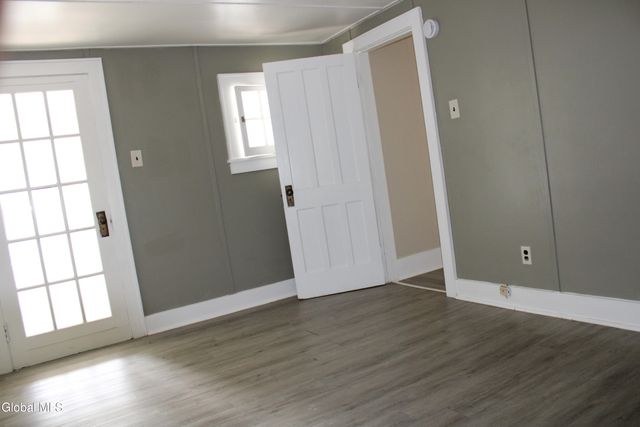 27 Trinity Place, Amsterdam, NY 12010