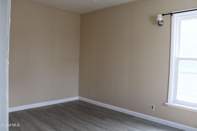 27 Trinity Place, Amsterdam, NY 12010