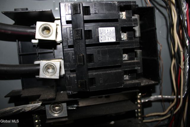 27 Trinity Place, Amsterdam, NY 12010