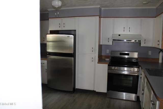 27 Trinity Place, Amsterdam, NY 12010