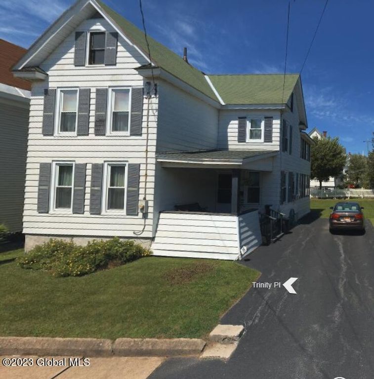 27 Trinity Place, Amsterdam, NY 12010