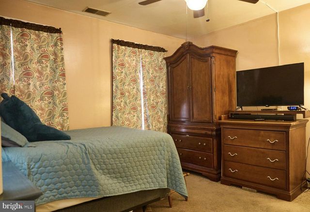 2710 STANTON RD SE, Washington, DC 20020