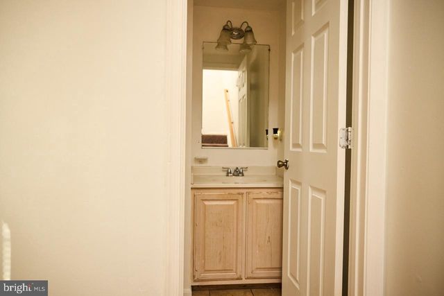 2710 STANTON RD SE, Washington, DC 20020