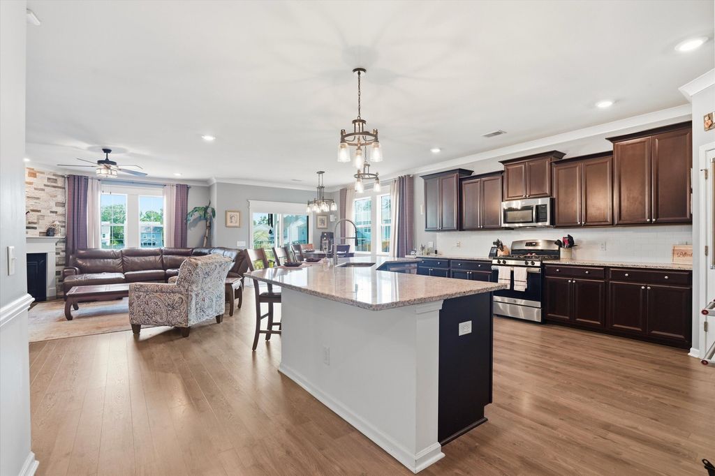 Image 13 of property listing at 1106 Mossy Rock Drive, Summerville, SC 29485