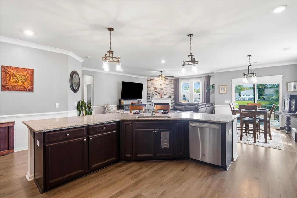 Image 15 of property listing at 1106 Mossy Rock Drive, Summerville, SC 29485