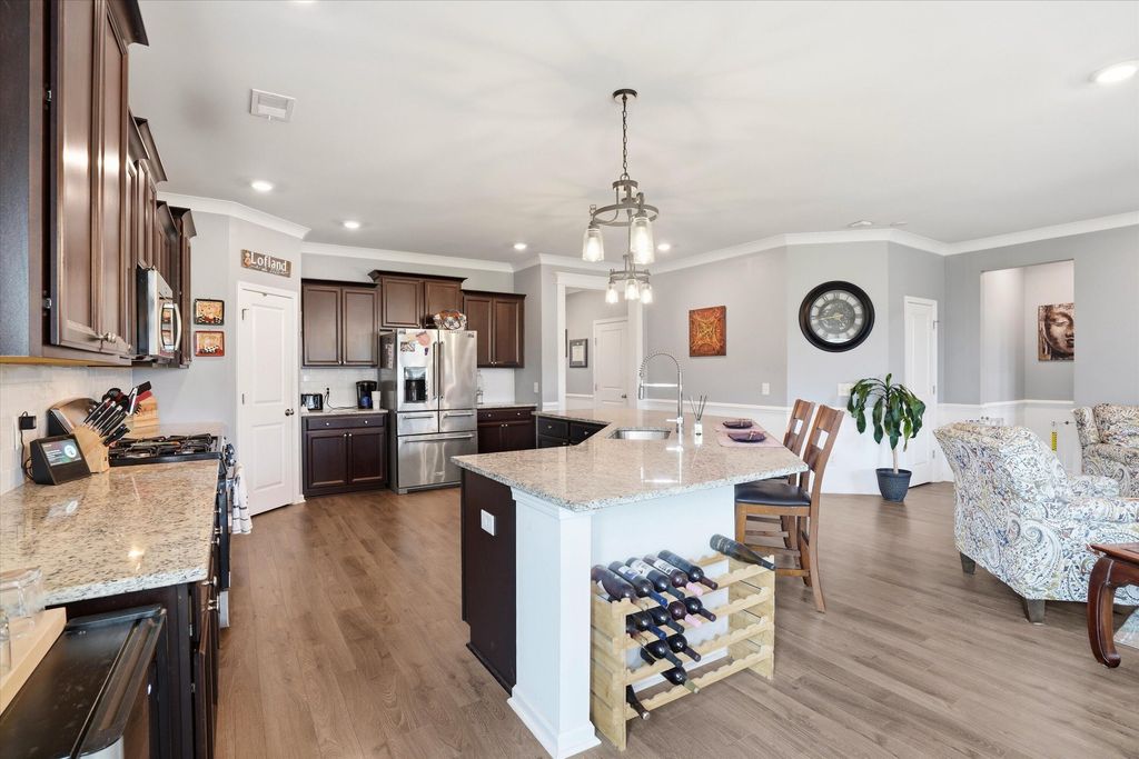 Image 16 of property listing at 1106 Mossy Rock Drive, Summerville, SC 29485
