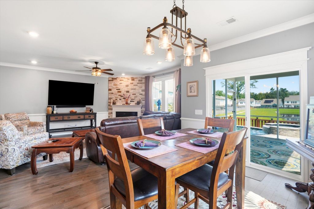 Image 19 of property listing at 1106 Mossy Rock Drive, Summerville, SC 29485