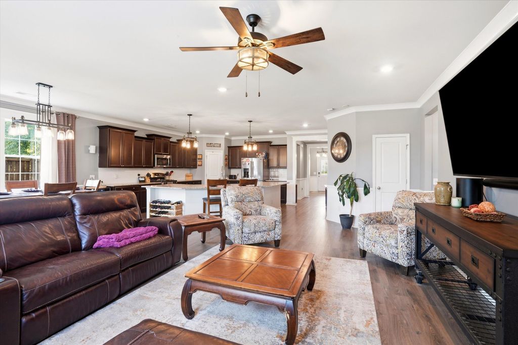 Image 20 of property listing at 1106 Mossy Rock Drive, Summerville, SC 29485