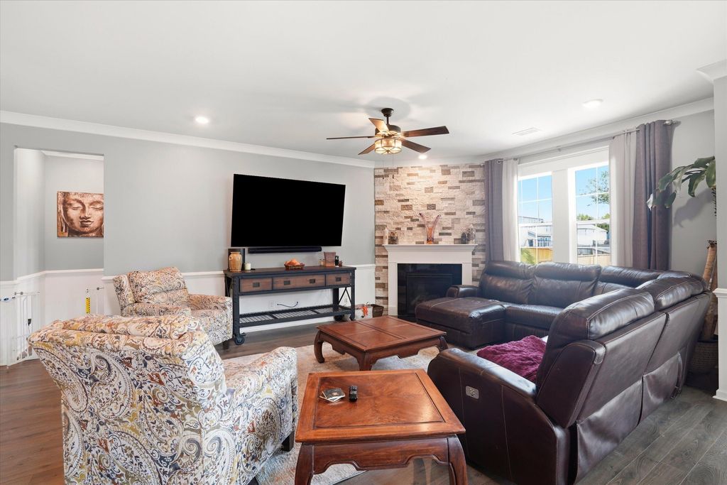 Image 22 of property listing at 1106 Mossy Rock Drive, Summerville, SC 29485