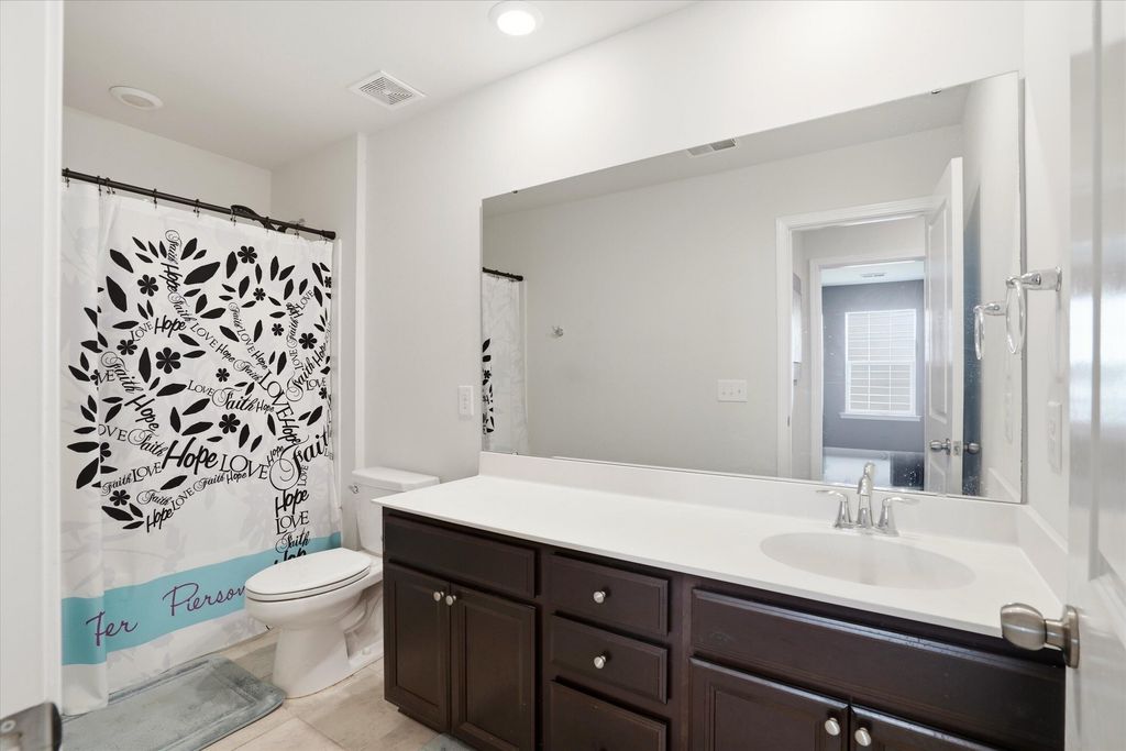 Image 39 of property listing at 1106 Mossy Rock Drive, Summerville, SC 29485