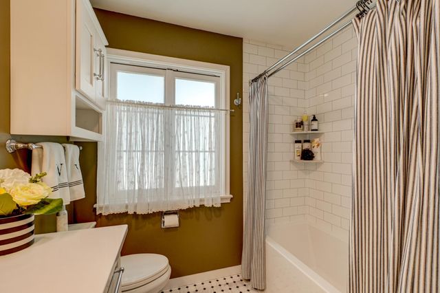 607 Vine Street, Hudson, WI 54016