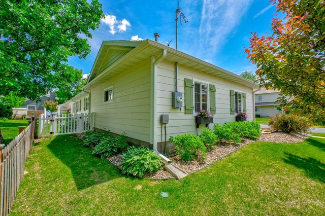 607 Vine Street, Hudson, WI 54016