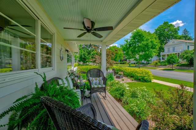 607 Vine Street, Hudson, WI 54016