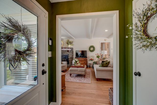 607 Vine Street, Hudson, WI 54016