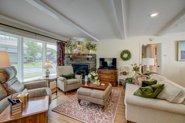 607 Vine Street, Hudson, WI 54016