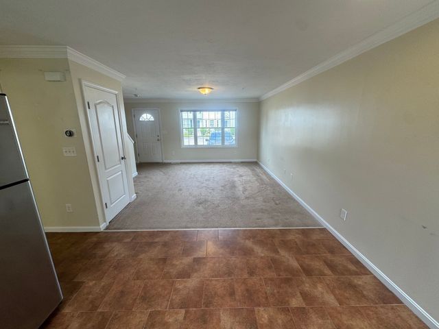 14 Merrimac Way E, Tyngsborough, MA 01879