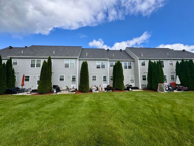 14 Merrimac Way E, Tyngsborough, MA 01879