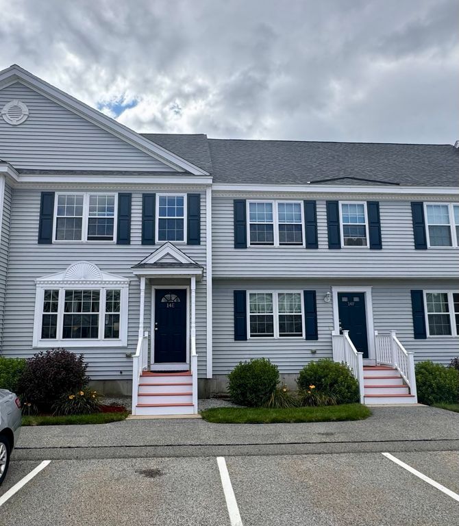 14 Merrimac Way E, Tyngsborough, MA 01879