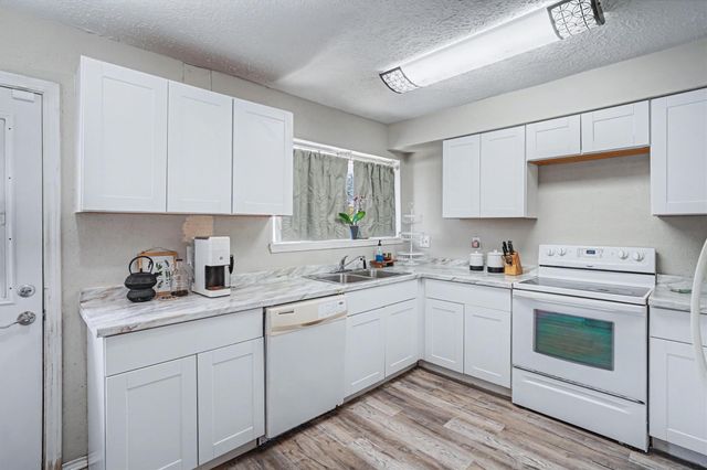 16710 Blackhawk Boulevard, Friendswood, TX 77546