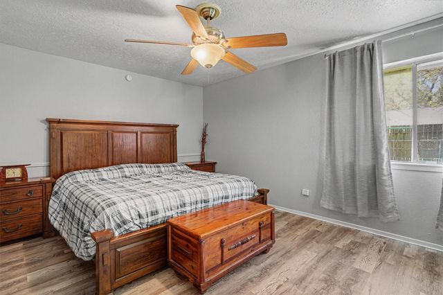 16710 Blackhawk Boulevard, Friendswood, TX 77546