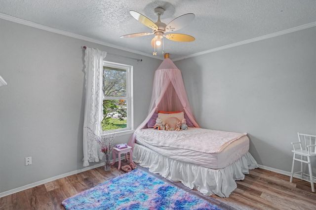 16710 Blackhawk Boulevard, Friendswood, TX 77546