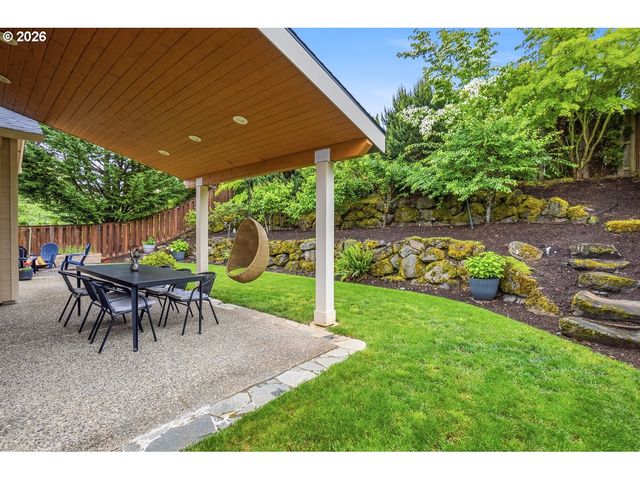 16100 Sw SNOWY OWL Ln, Beaverton, OR 97007