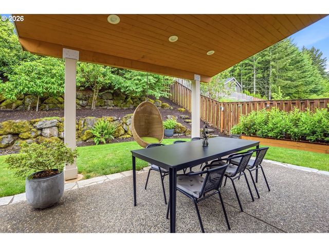 16100 Sw SNOWY OWL Ln, Beaverton, OR 97007