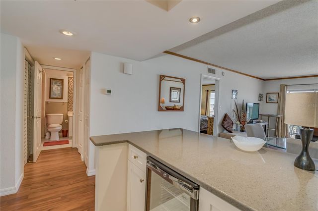 4900 BRITTANY DRIVE S 910, St Petersburg, FL 33715