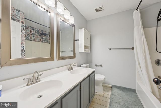 137 CREEKSIDE CT, Newark, DE 19702