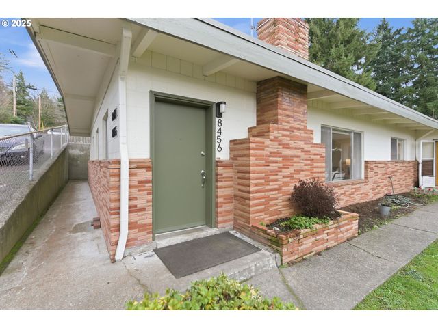 8456 Sw CANYON Dr, Portland, OR 97225