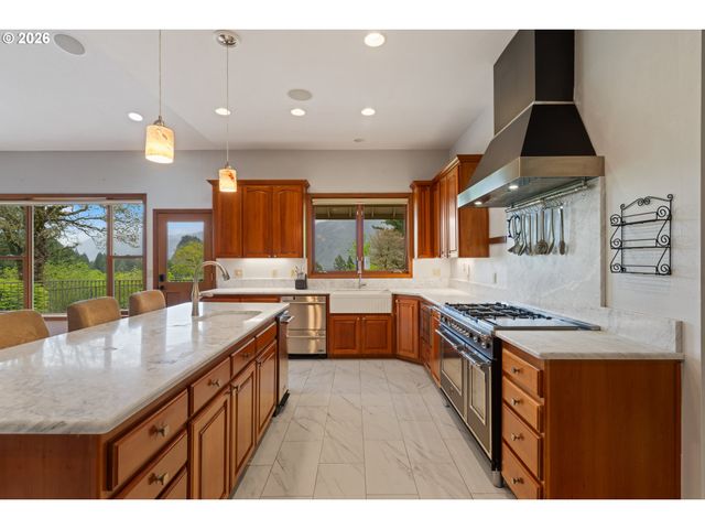 262 BEACON HIGHLAND Rd, Stevenson, WA 98648