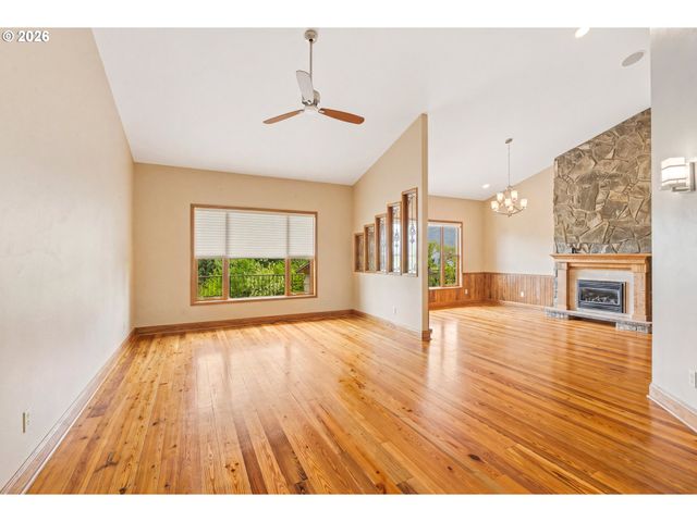 262 BEACON HIGHLAND Rd, Stevenson, WA 98648