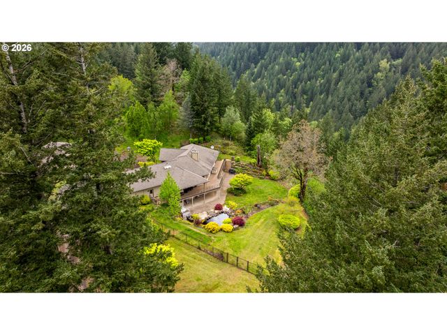 262 BEACON HIGHLAND Rd, Stevenson, WA 98648