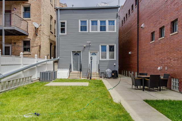 522 N Armour Street 1, Chicago, IL 60642